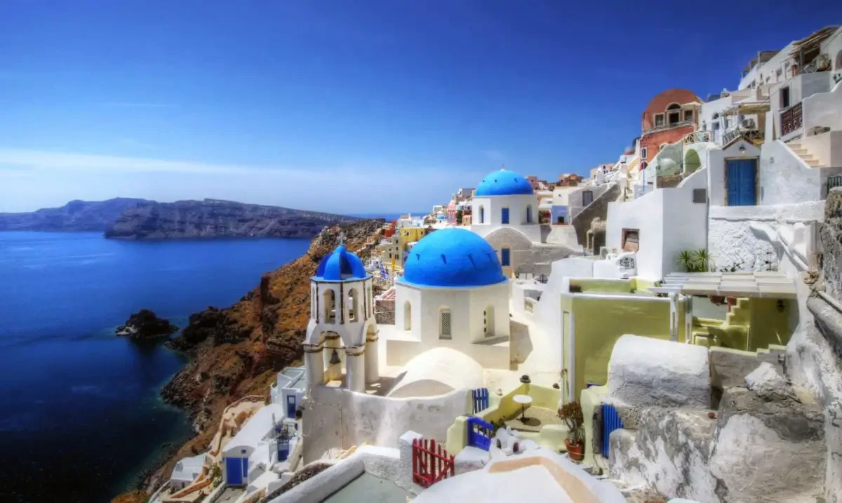 Descubre la magia de Santorini: un paraíso en el Mar Egeo