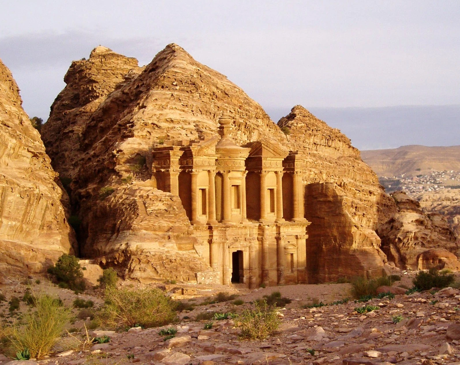 Descubre la magia de la Antigua ciudad de Petra