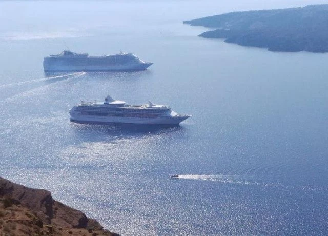 Descubriendo la belleza de Santorini, la joya del mar Egeo
