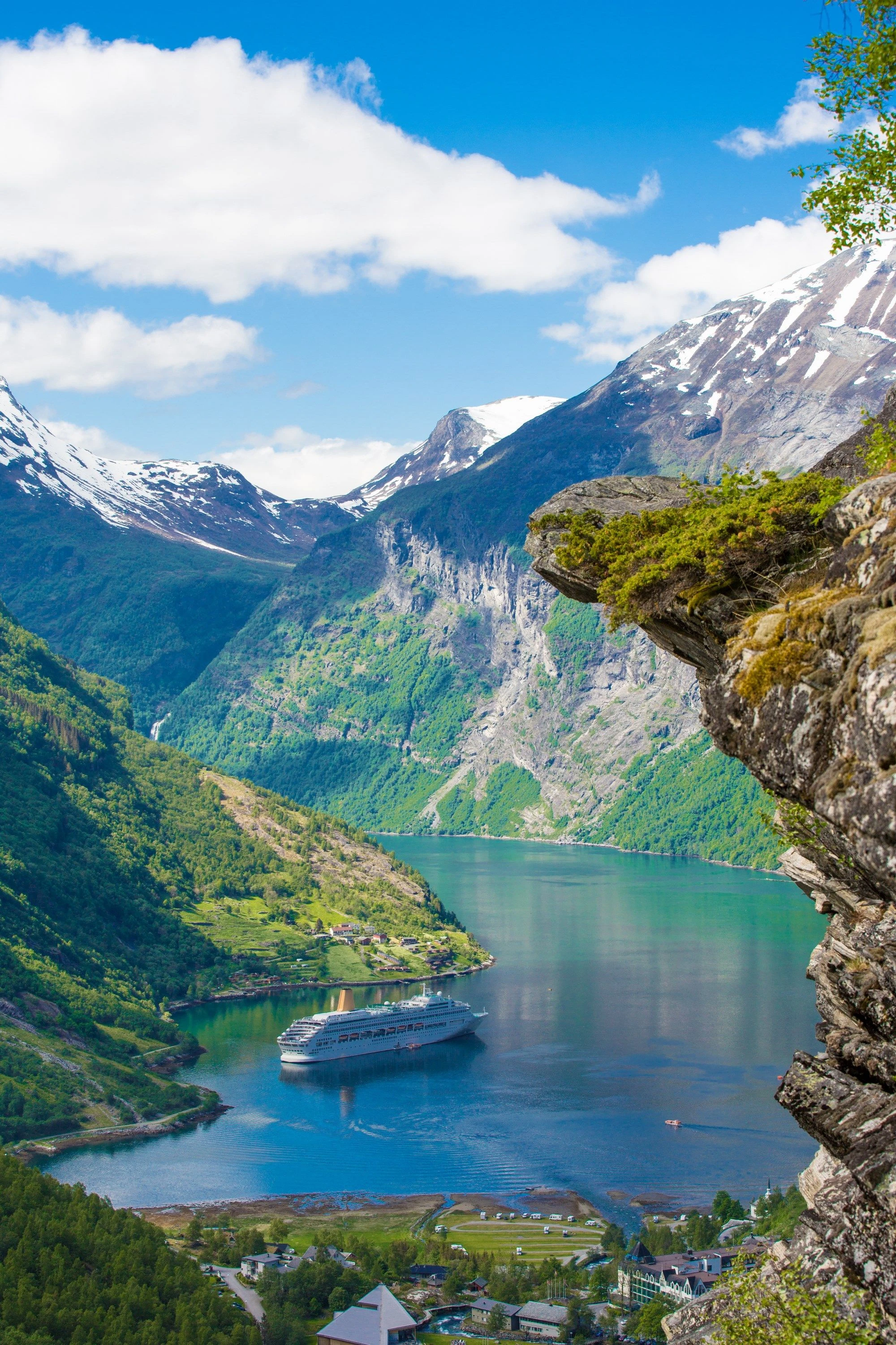 Descubre la belleza natural de los Fiordos Noruegos