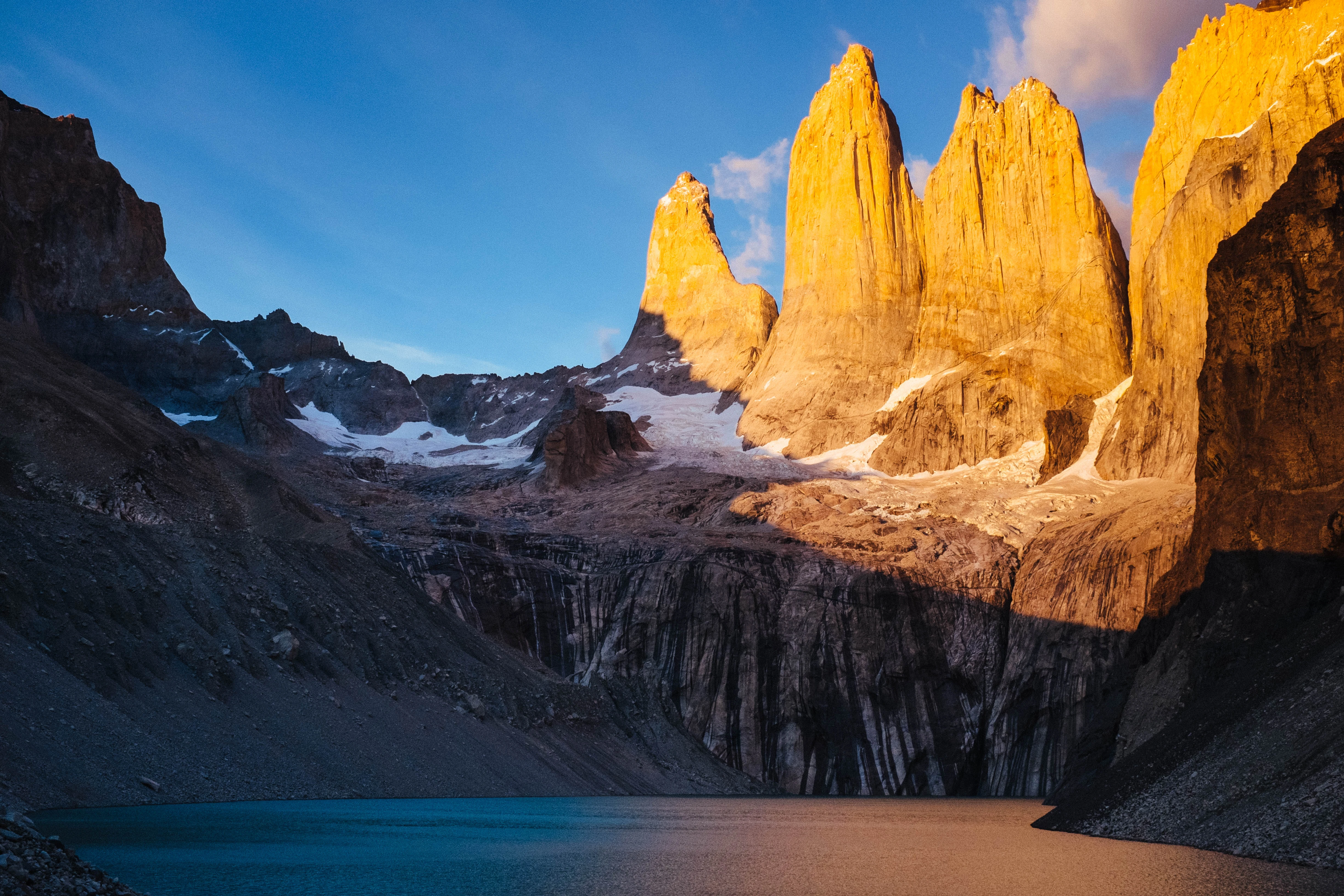 Descubre la majestuosidad de Torres del Paine, Patagonia Chilena
