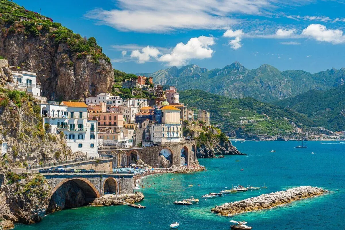 Explorando la belleza natural de la costa de Amalfi en Italia