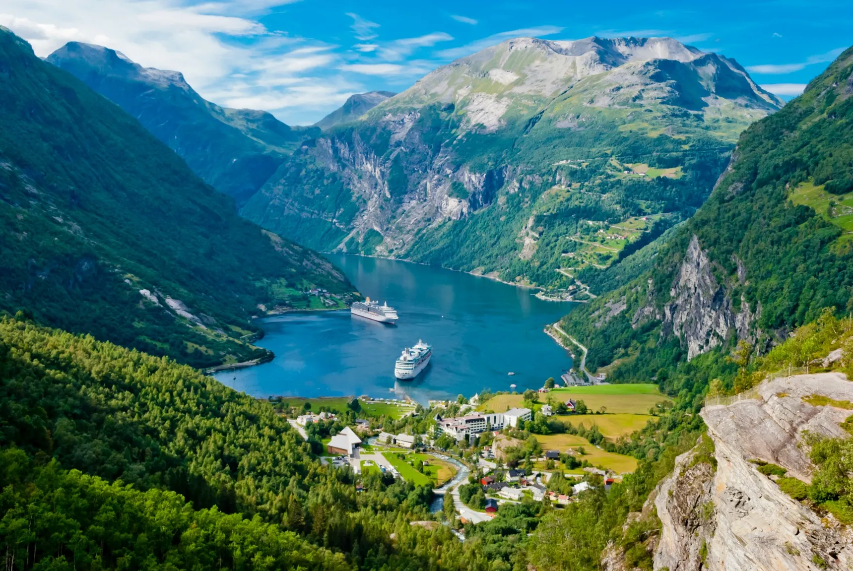 Descubre la belleza natural de los Fiordos de Noruega