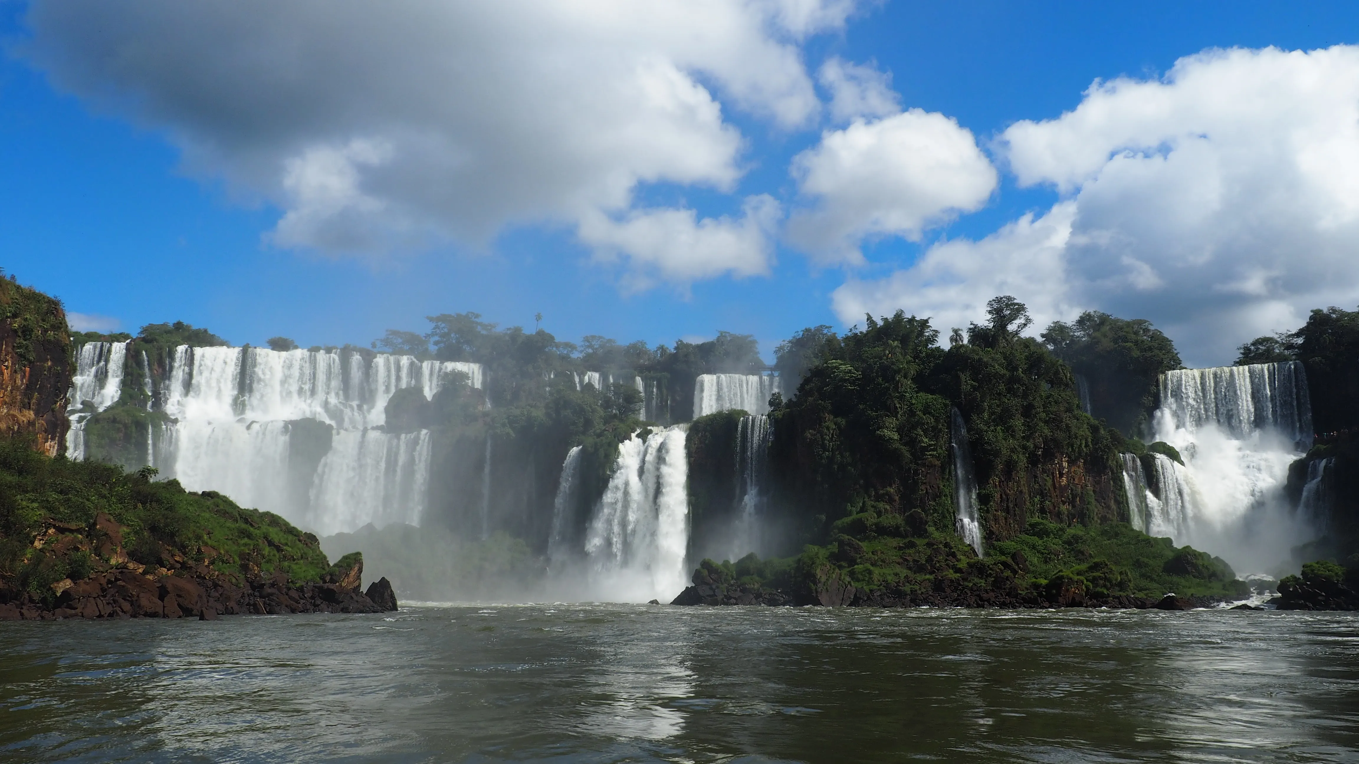 Explora las maravillas de las Cataratas del Iguazú en Argentina