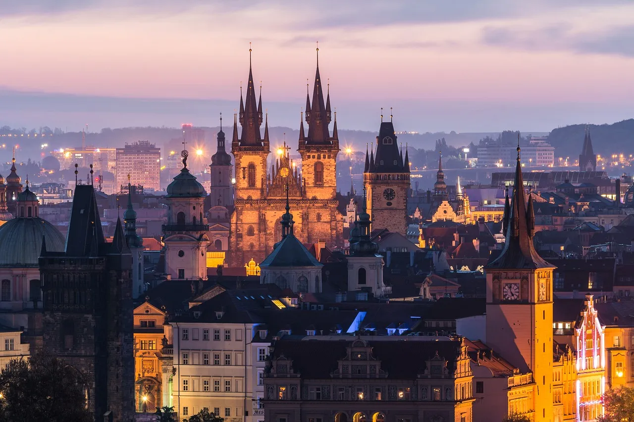 Descubre la magia de Praga: una joya en el corazón de Europa