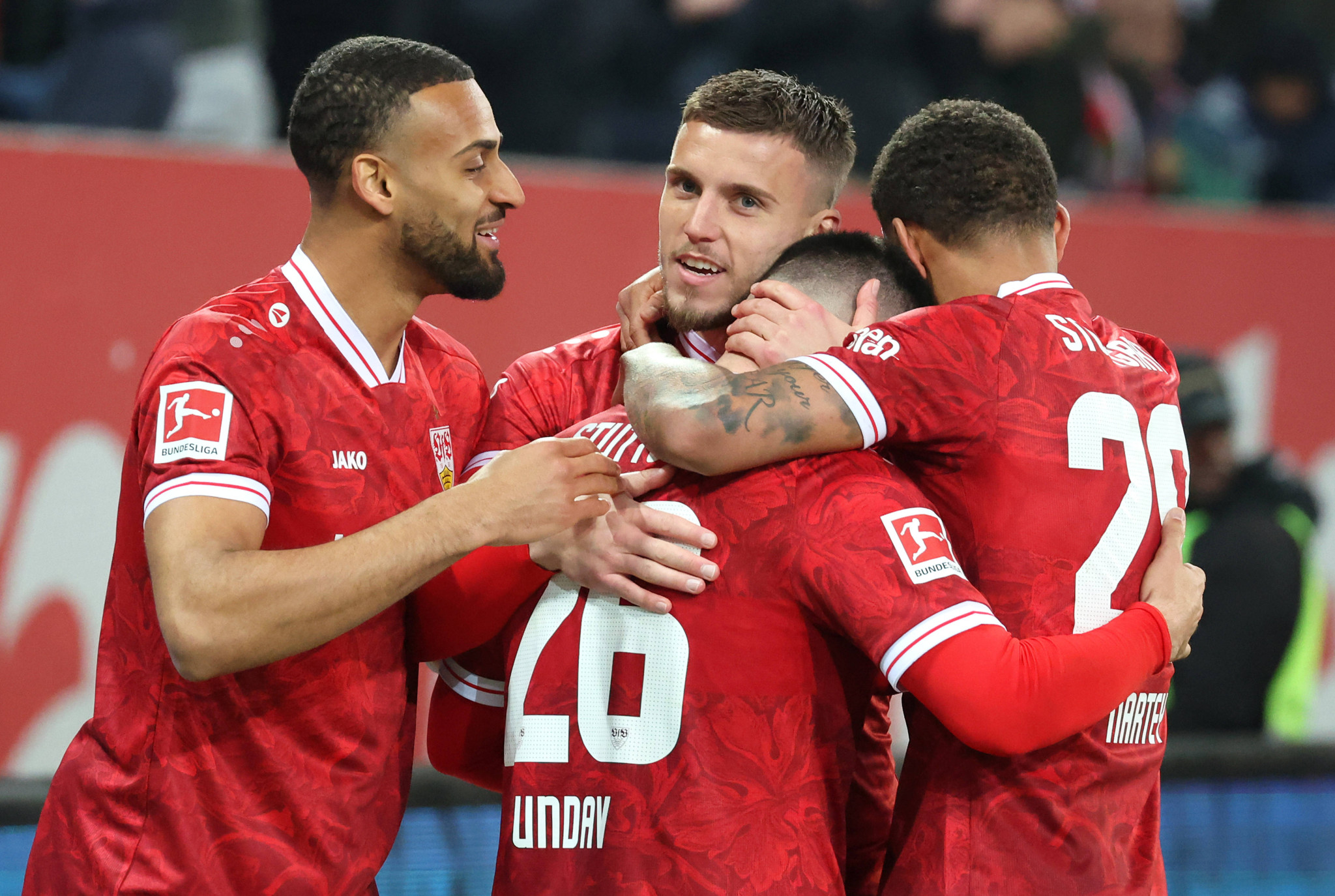 ¿Cómo el triunfo del VfB Stuttgart en Augsburg revela la fragilidad del campeonato alemán?